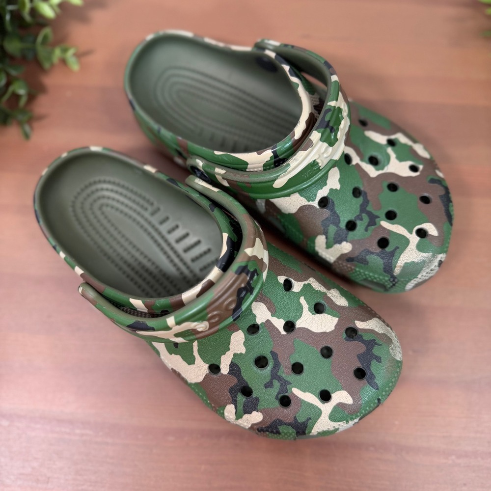 Crocs Unisex Classic Camo Green Woodland ClogS Size M4/W6 - Picture 2 of 7